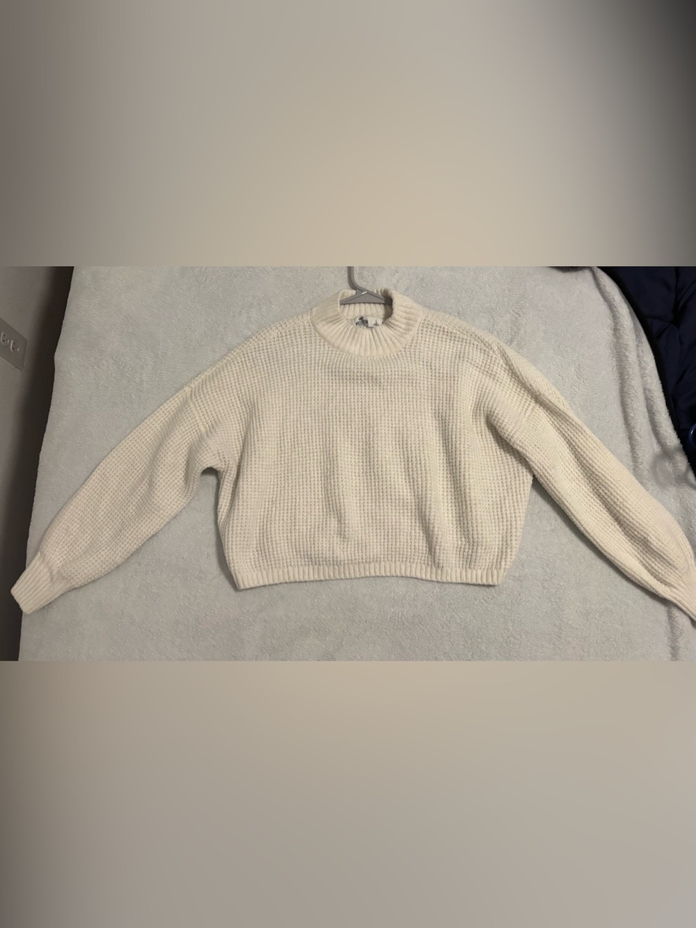 Women’s/Juniors Hollister Cream Waffle-Knit Cropped Sweater